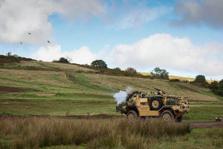 Marines complete live-fire training to protect helicopters in combat zones