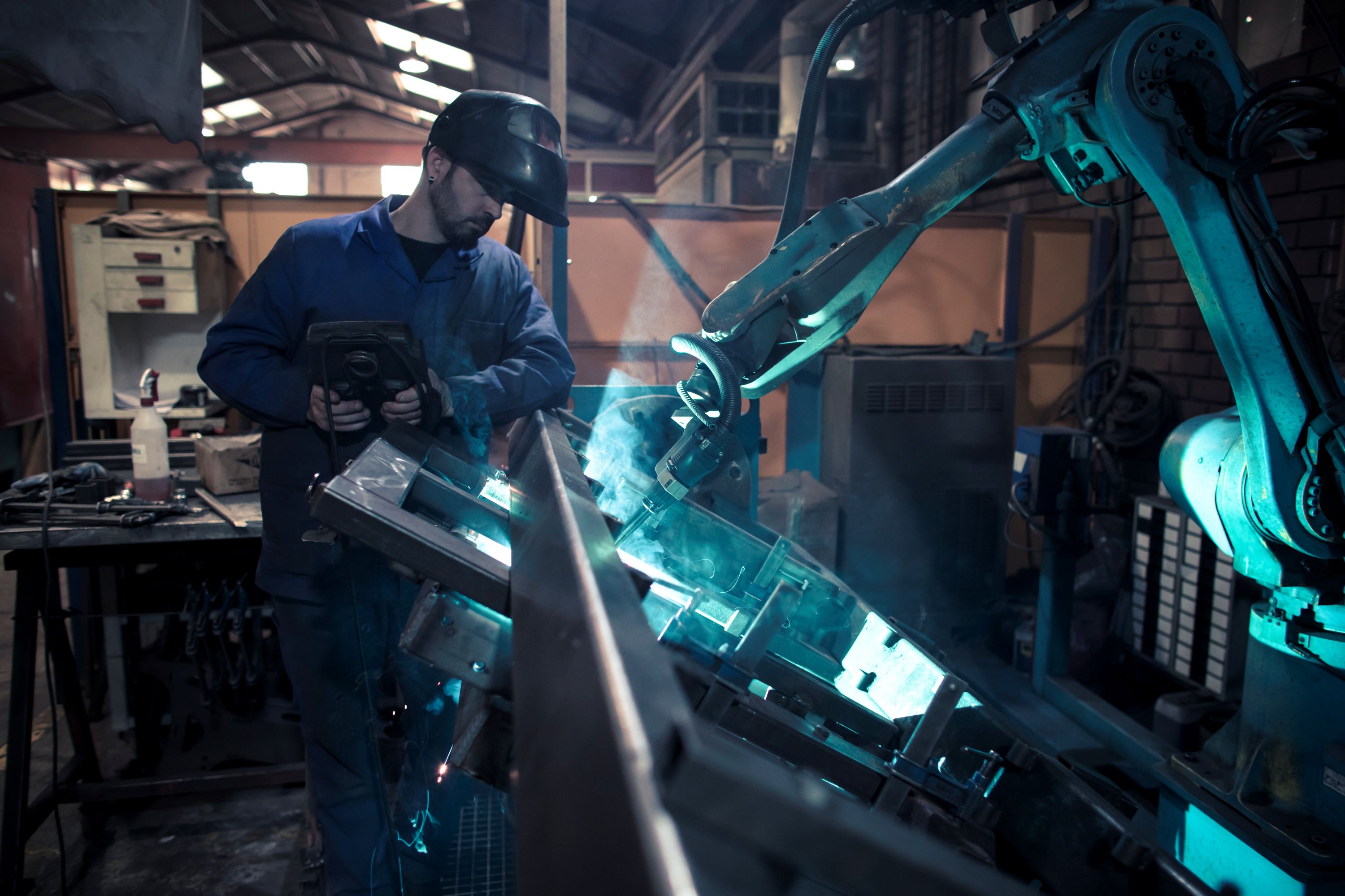 Cyber security for manufacturers: How employee awareness protects your ...