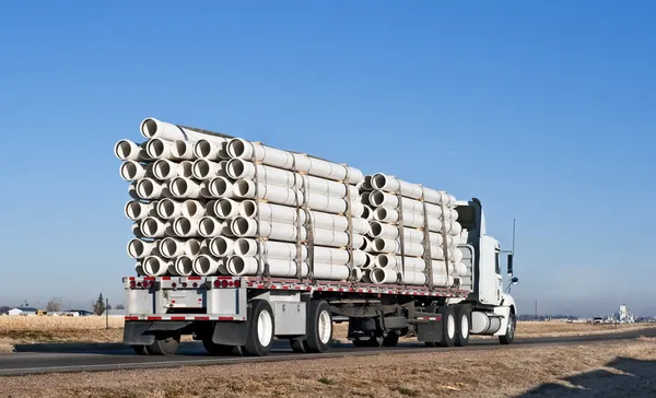 Oklahoma worker, 54, killed after hitting his head while unloading pipe ...