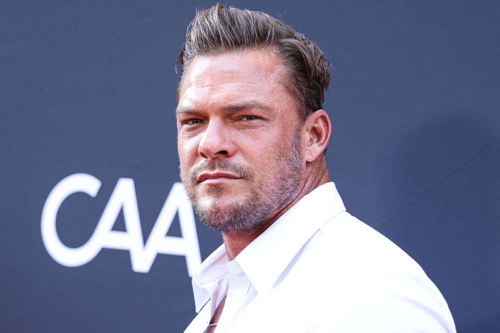 'Reacher' star Alan Ritchson drops out of Netflix action thriller — who ...
