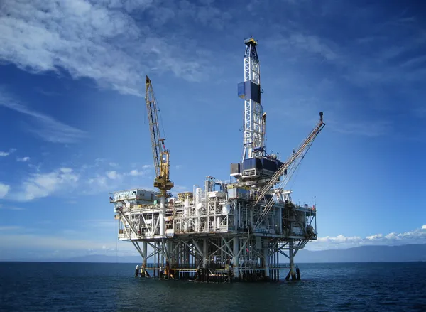 Oil rig with 115 people onboard sinks — 1 dead, 4 missing, drilling ...