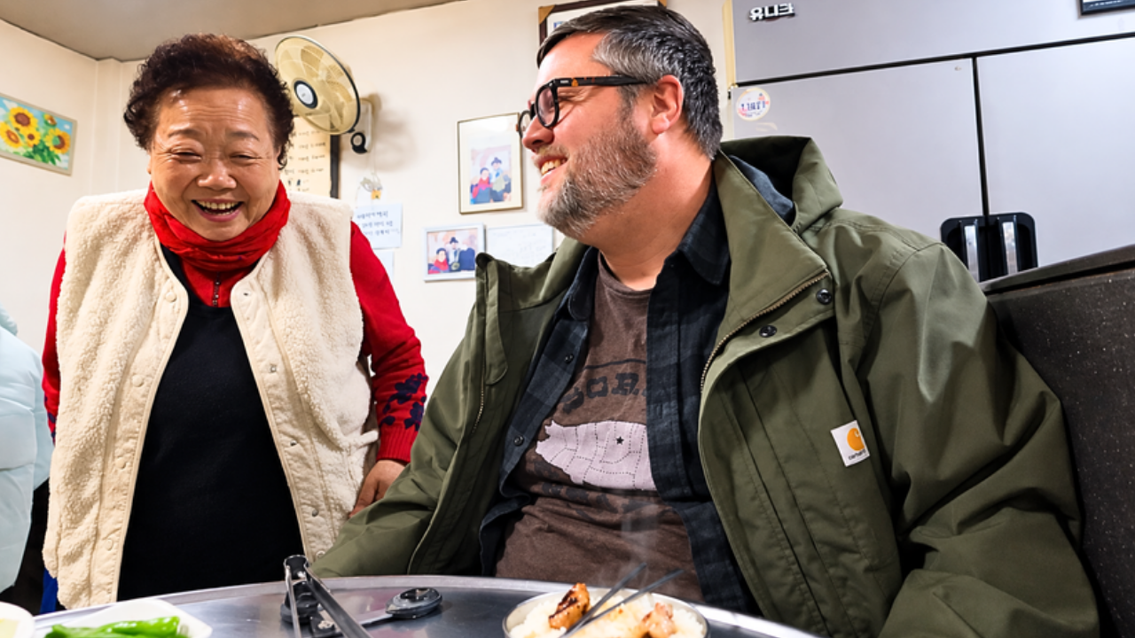 Korean grandma shares traditional BBQ cooking in Gangneung