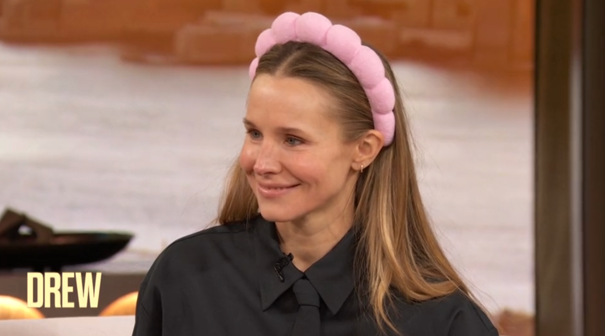 Drew Barrymore and Kristen Bell removed their makeup and hair ...