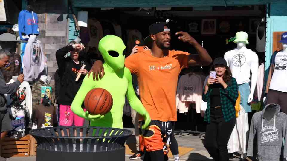Alien Invades Earth and Embarrasses Hoopers at Basketball