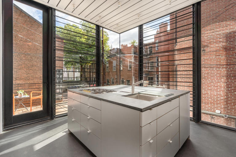 Cool listing: A color-drenched townhouse in Dupont Circle