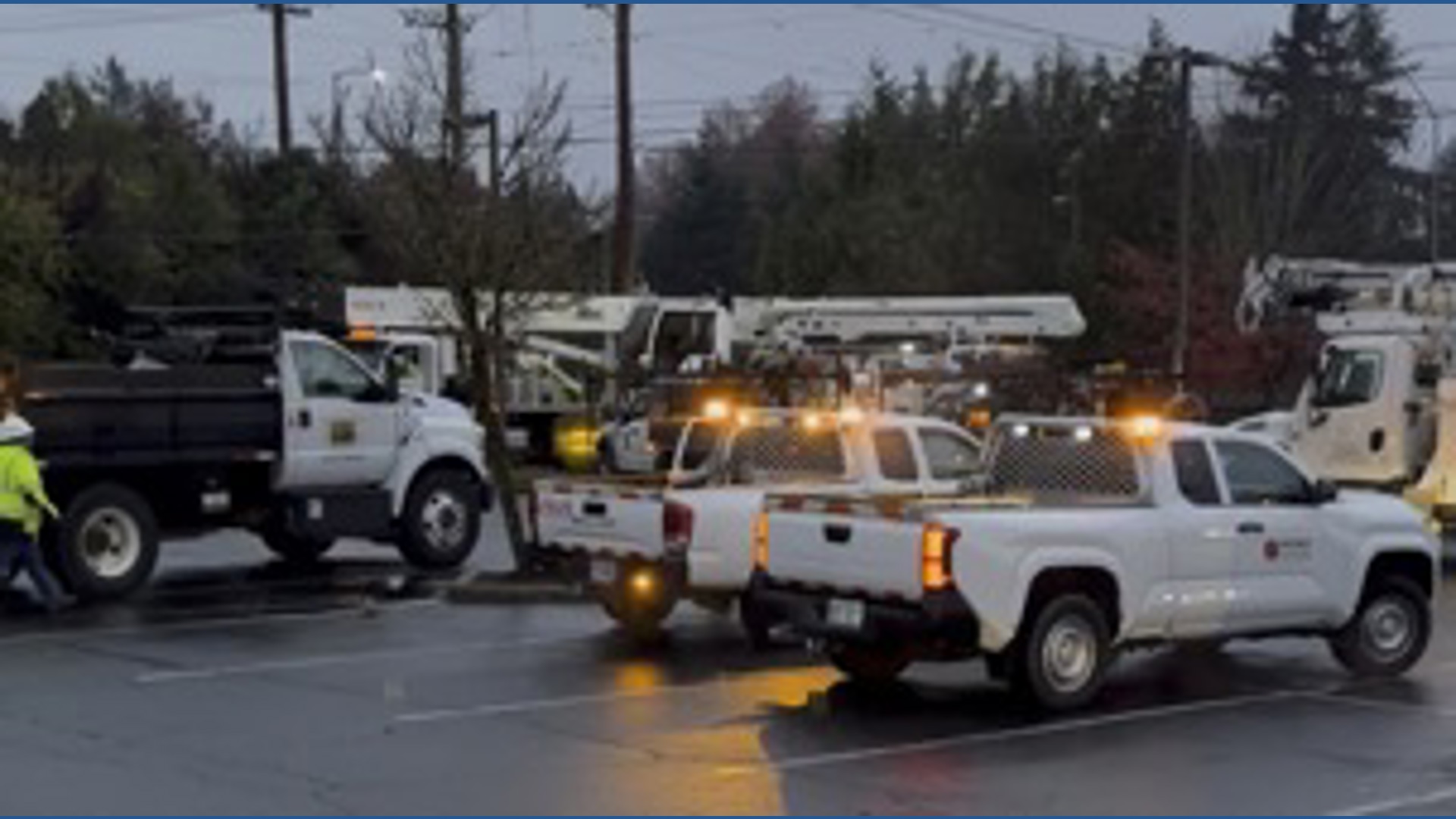 Utility pole fire shuts down part of Highway 26