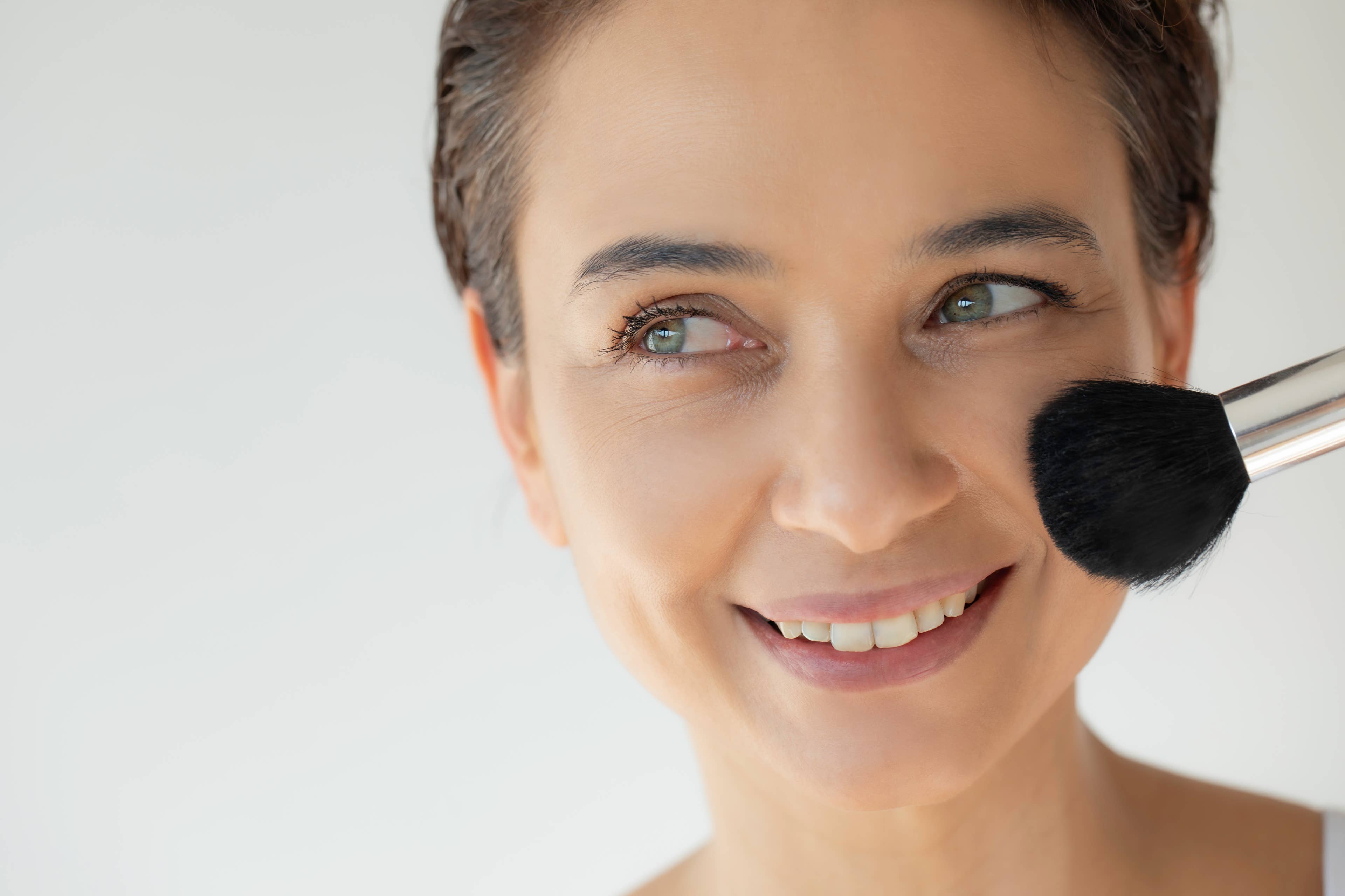 Makeup artist reveals oil trick to prevent cakey concealer for mature skin