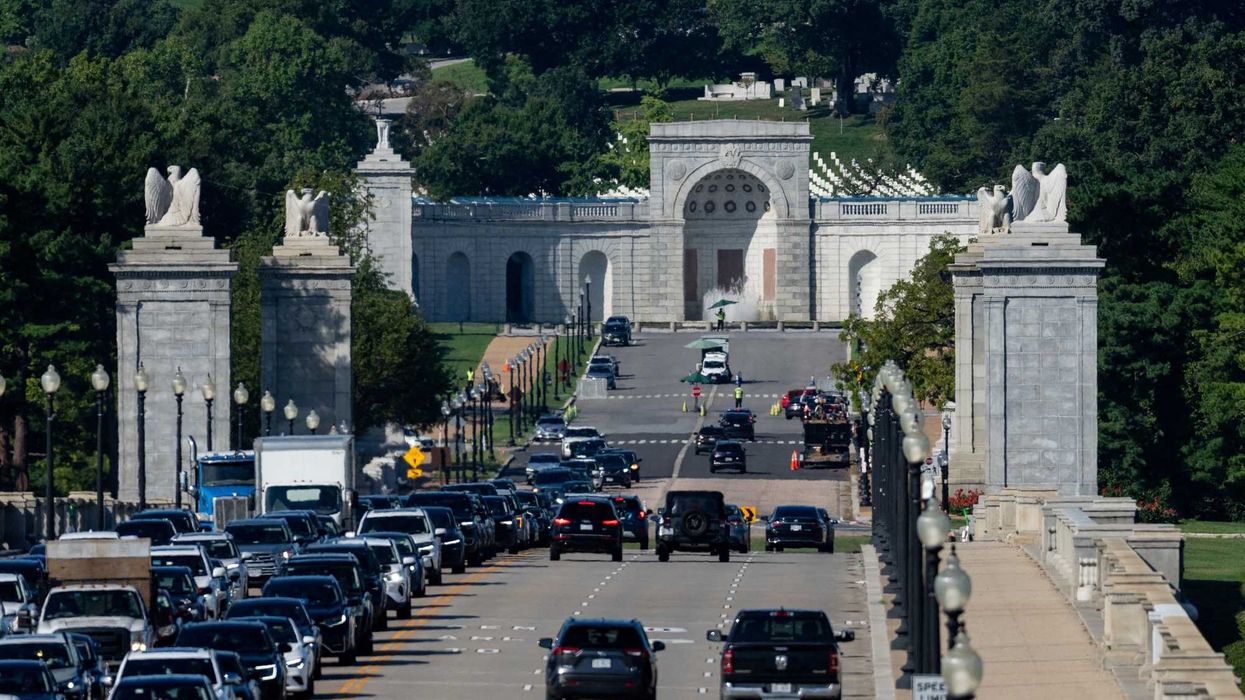 Towering shadow from Trump’s arch to plunge graves of America’s ...