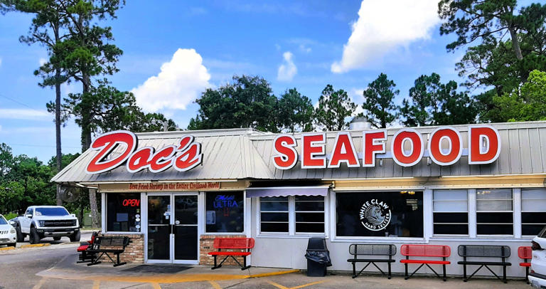 Alabama seafood shack praised for having the hands-down best crab cakes ...