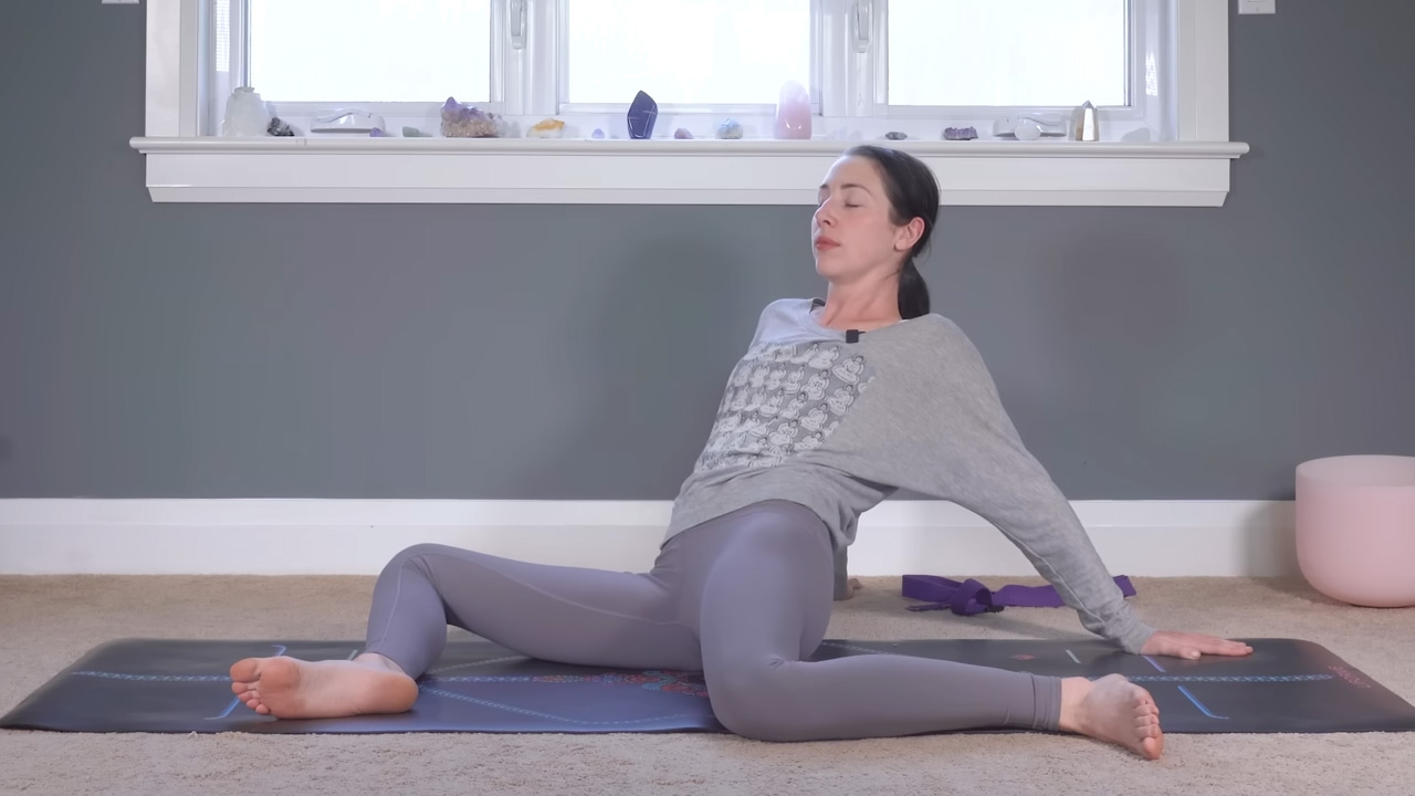 35-minute deep stretch yoga for hips and hamstrings