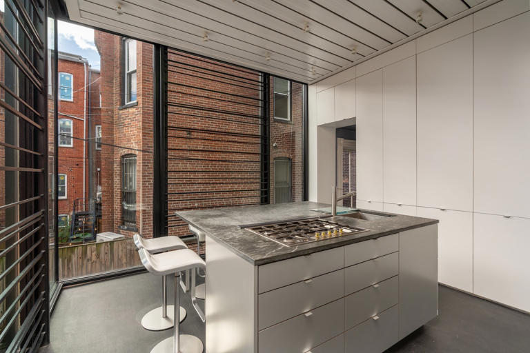 Cool listing: A color-drenched townhouse in Dupont Circle