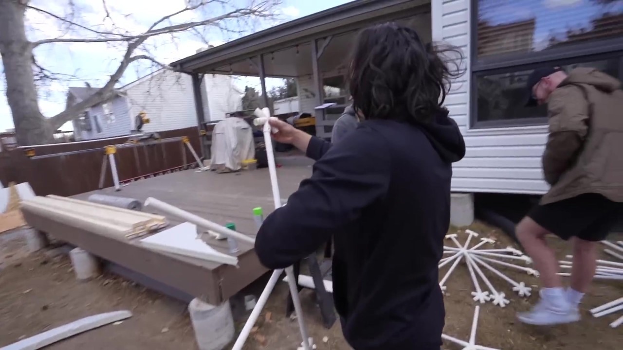 Matthew Beem fixes Patrick's house for backyard Bikini Bottom