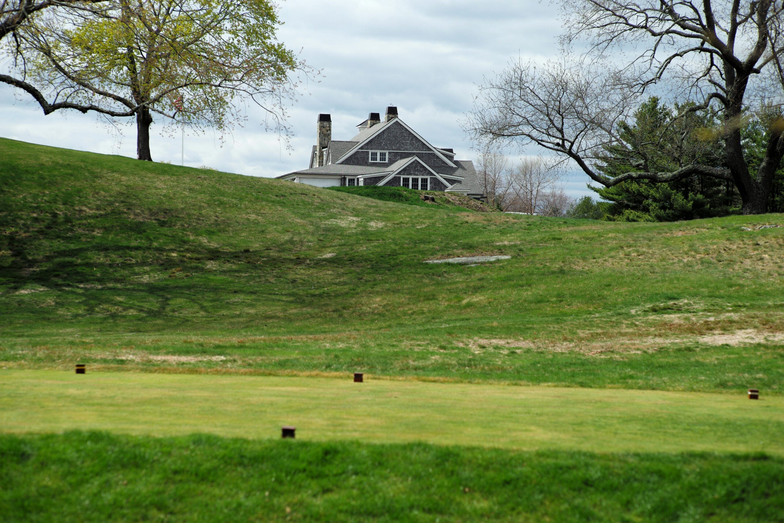 As Swampscott OKs new housing, country club neighbor warns of unusual threat: flying golf balls