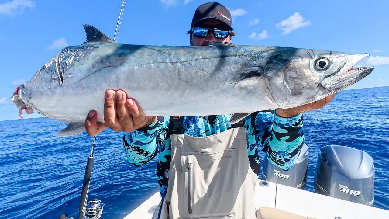 An angler fishes the Islamorada Humps with live grunts