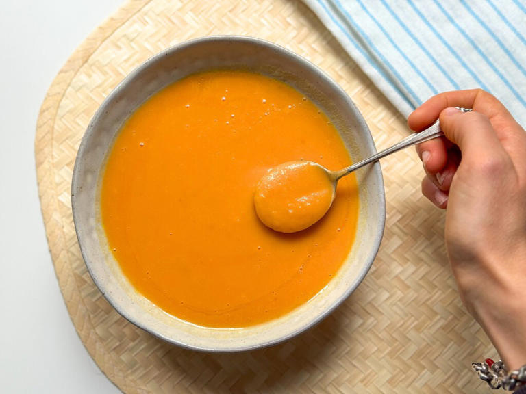 Crema de boniato, un plato cremoso y delicioso para resolver tus cenas