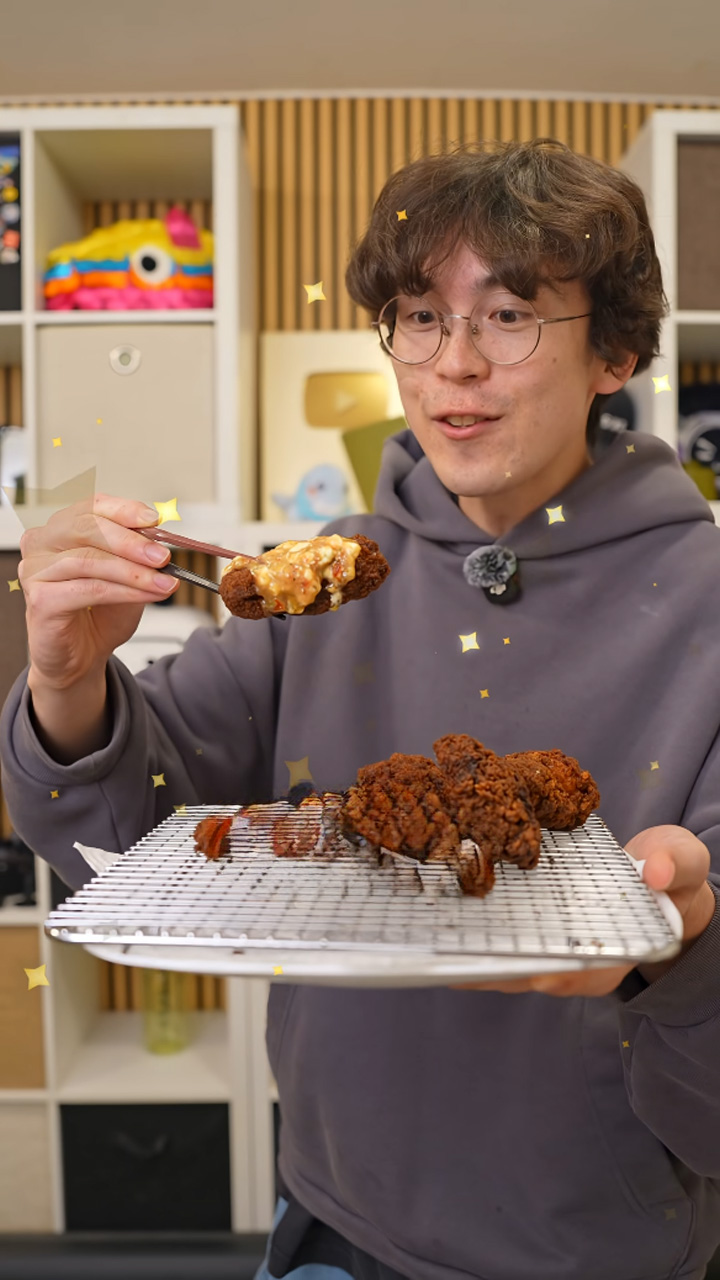 Following absurd online suggestions to cook crispy chicken wings