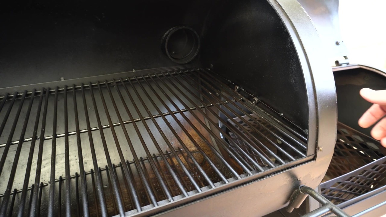 Direct heat zones in a standard-flow offset smoker