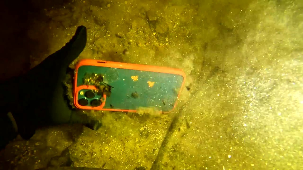 A Florida river hides an iPhone 12 Pro Max that its owner may have ...