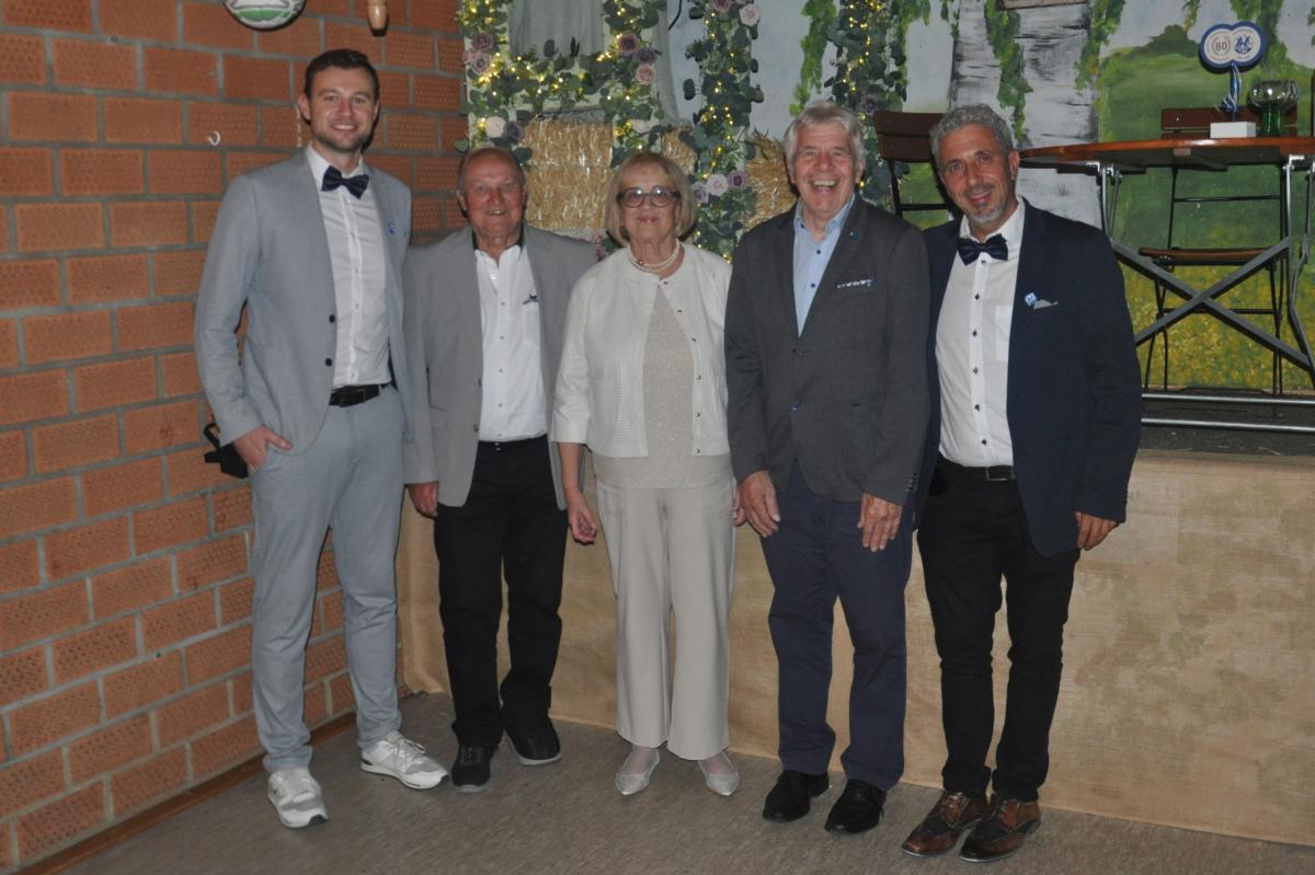 Rüstiger Senior feiert Geburtstag