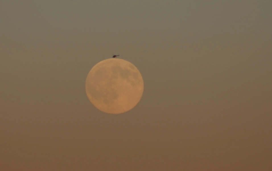 Hunter's moon rises worldwide before supermoon trio