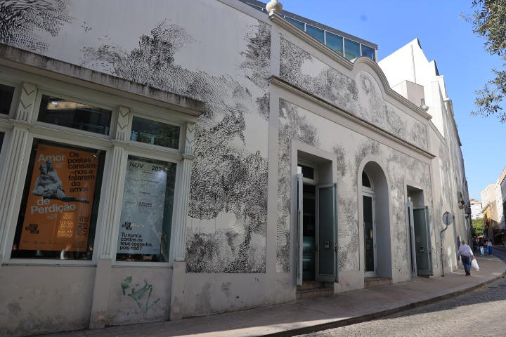 Teatro Carlos Alberto recebe estreia absoluta de peça luso-brasileira festa