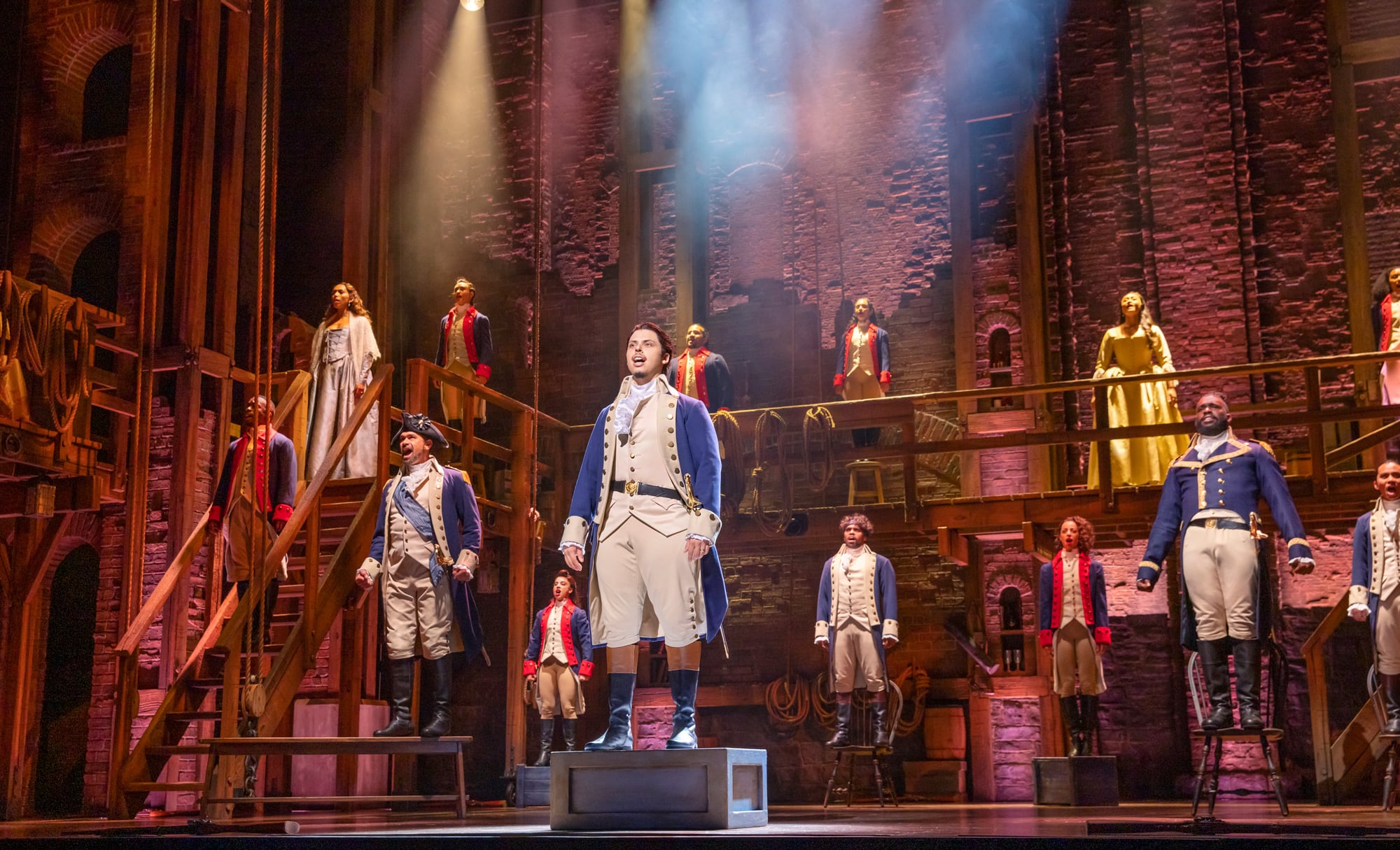 Hamilton shakes Korea, breaks records in historic tour
