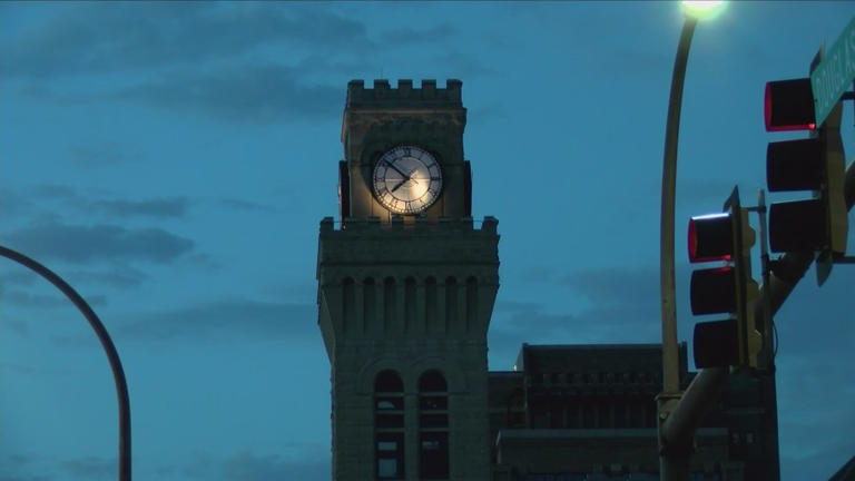 Sioux City landmarks to light up teal for Alzheimer’s awareness