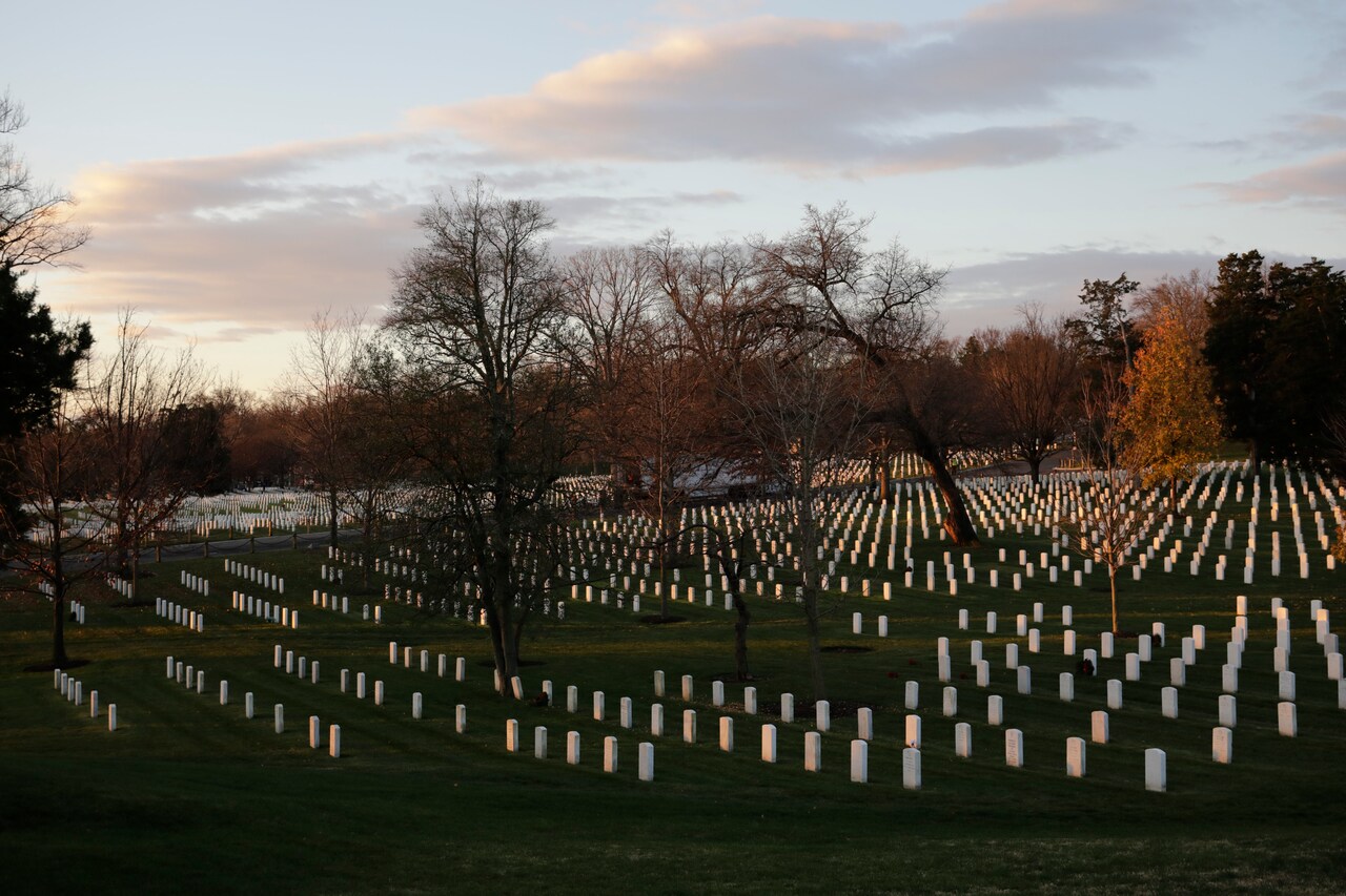 How Trump's arch could disrupt the solemn nighttime of Arlington Cemetery