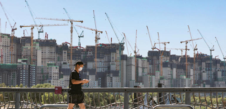 Apartment gifts with jeonse leases risk capital gains tax