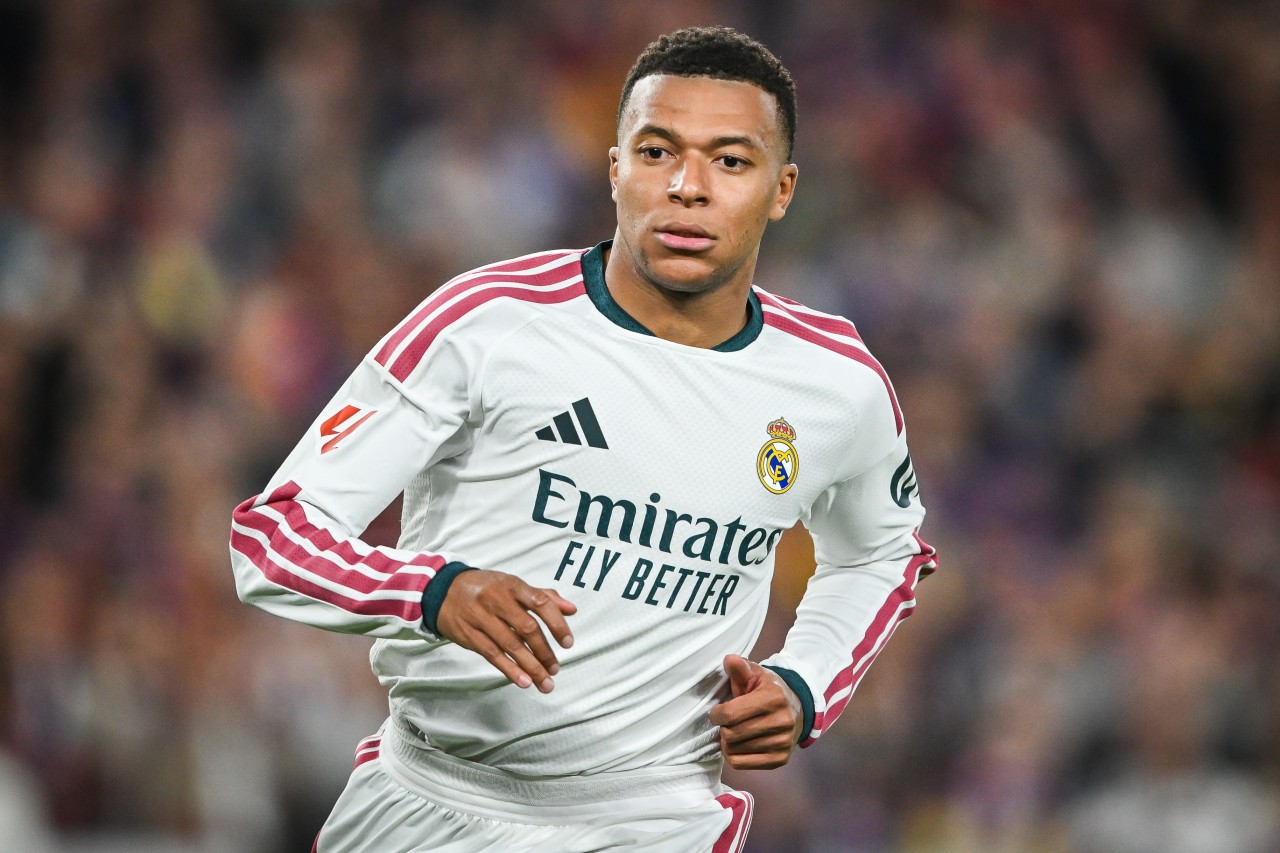Global soccer star Kylian Mbappé just apologized to China for a Mao Zedong meme