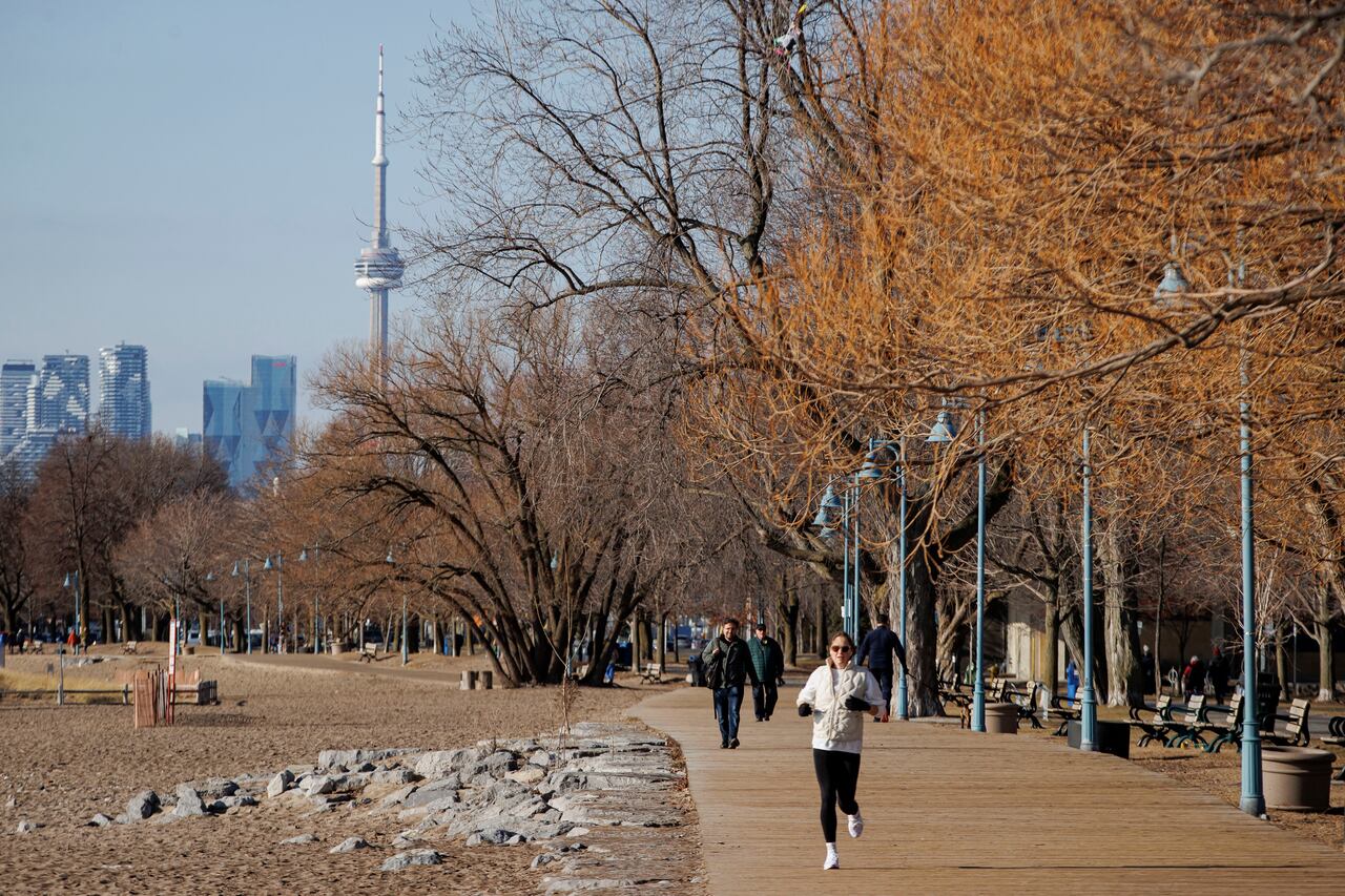 This year will be a super-duper El Niño. Here's what Canadians can ...