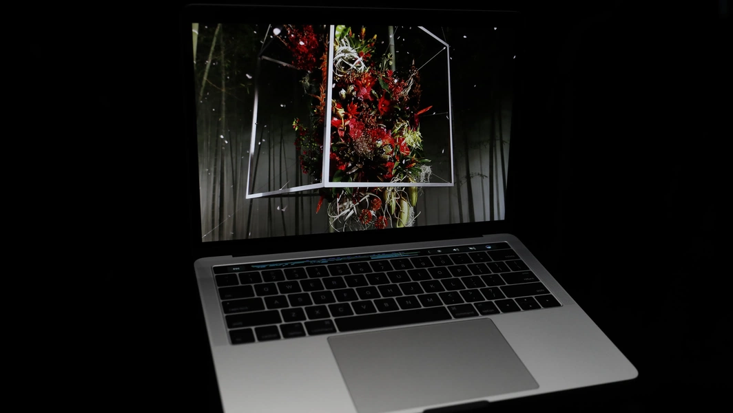 Apple launches 14-inch MacBook Pro with M6 chip upgrade