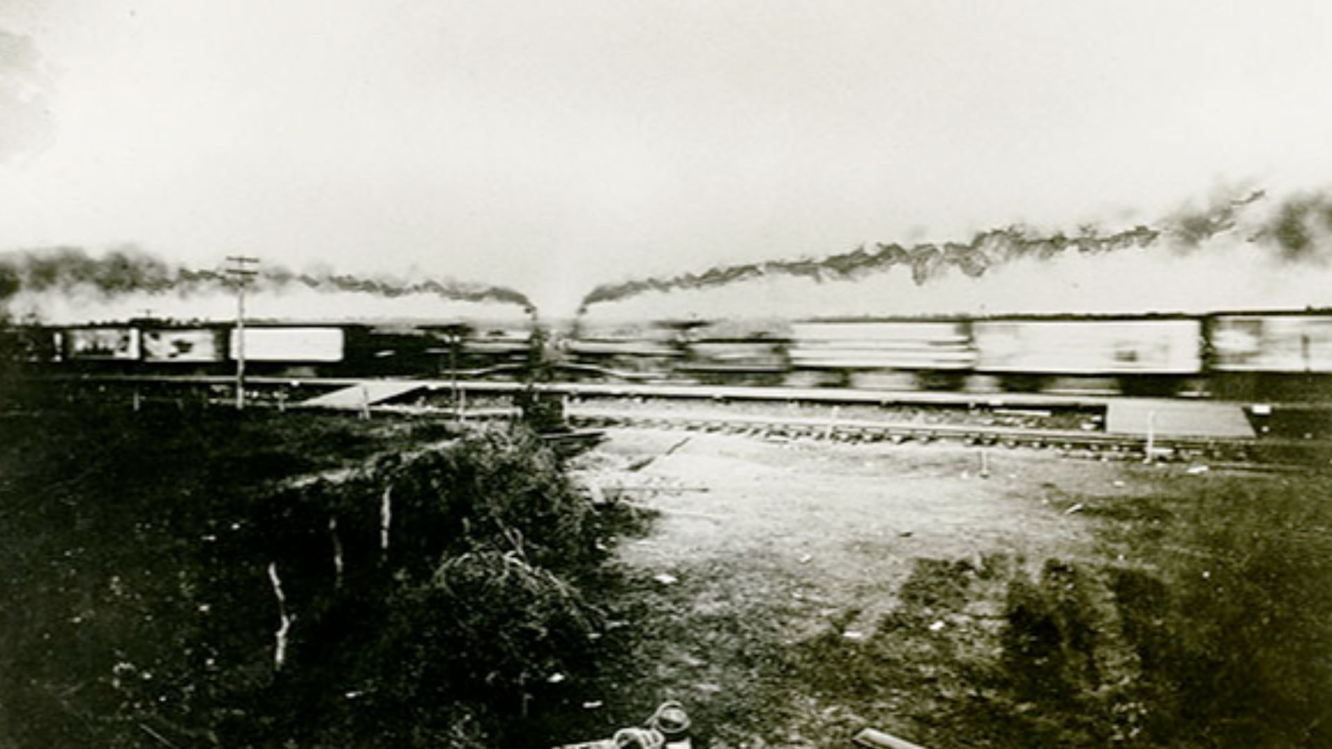 The day 40,000 people gathered to watch two trains crash