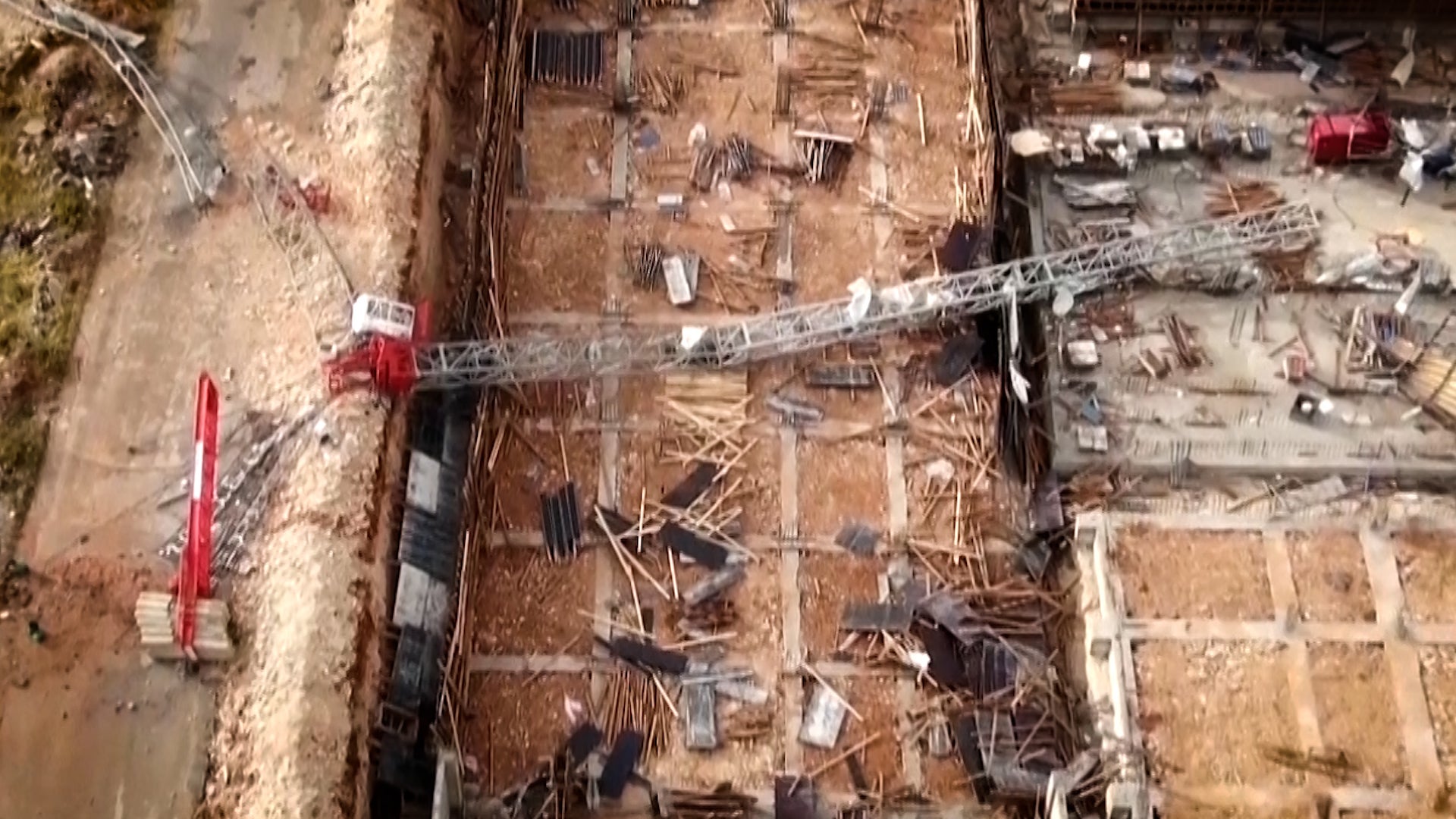Tornado kills construction workers, topples crane in Turkey