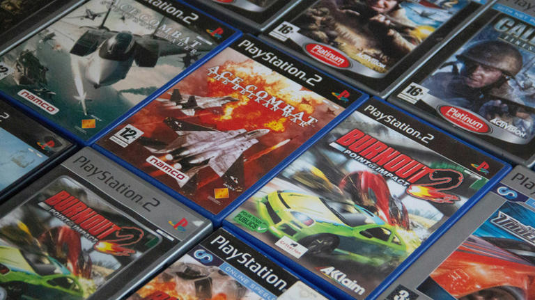 A jailbroken PlayStation 5 can play PS2 discs, but Sony is giving users ...