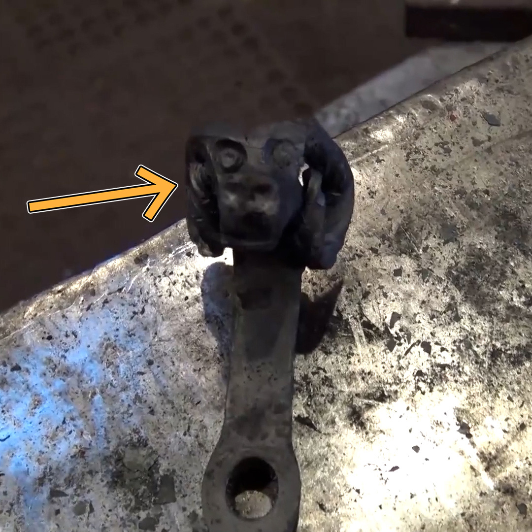 A ram's head hook with a clever finish