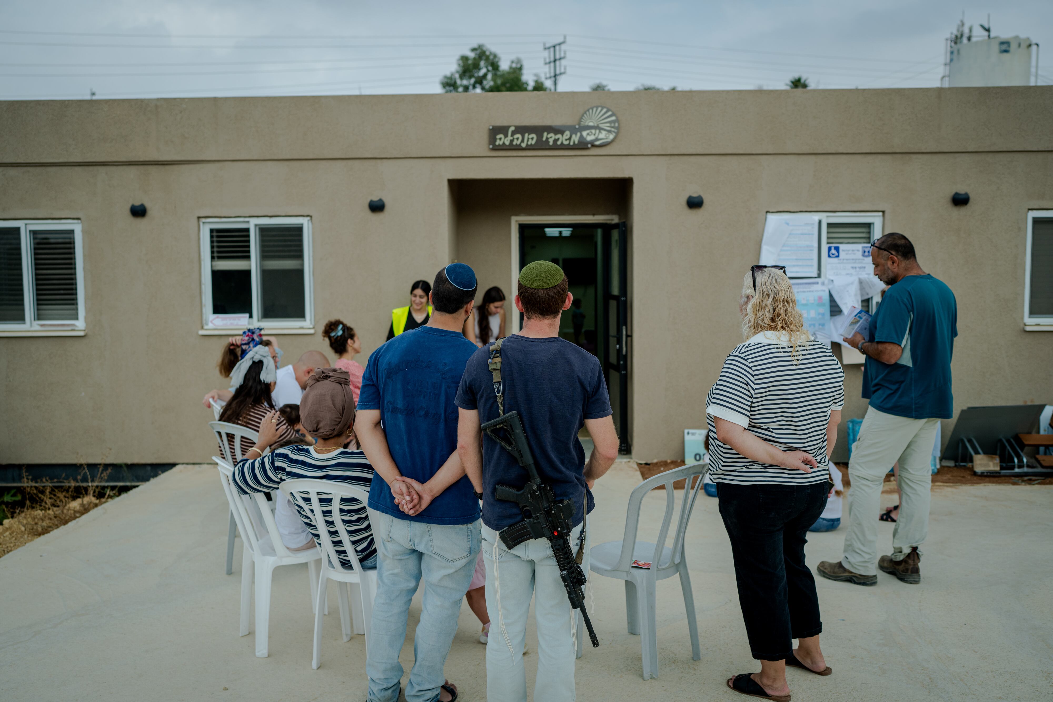 'Call me': Israeli right-wing candidates go door to door pleading for votes