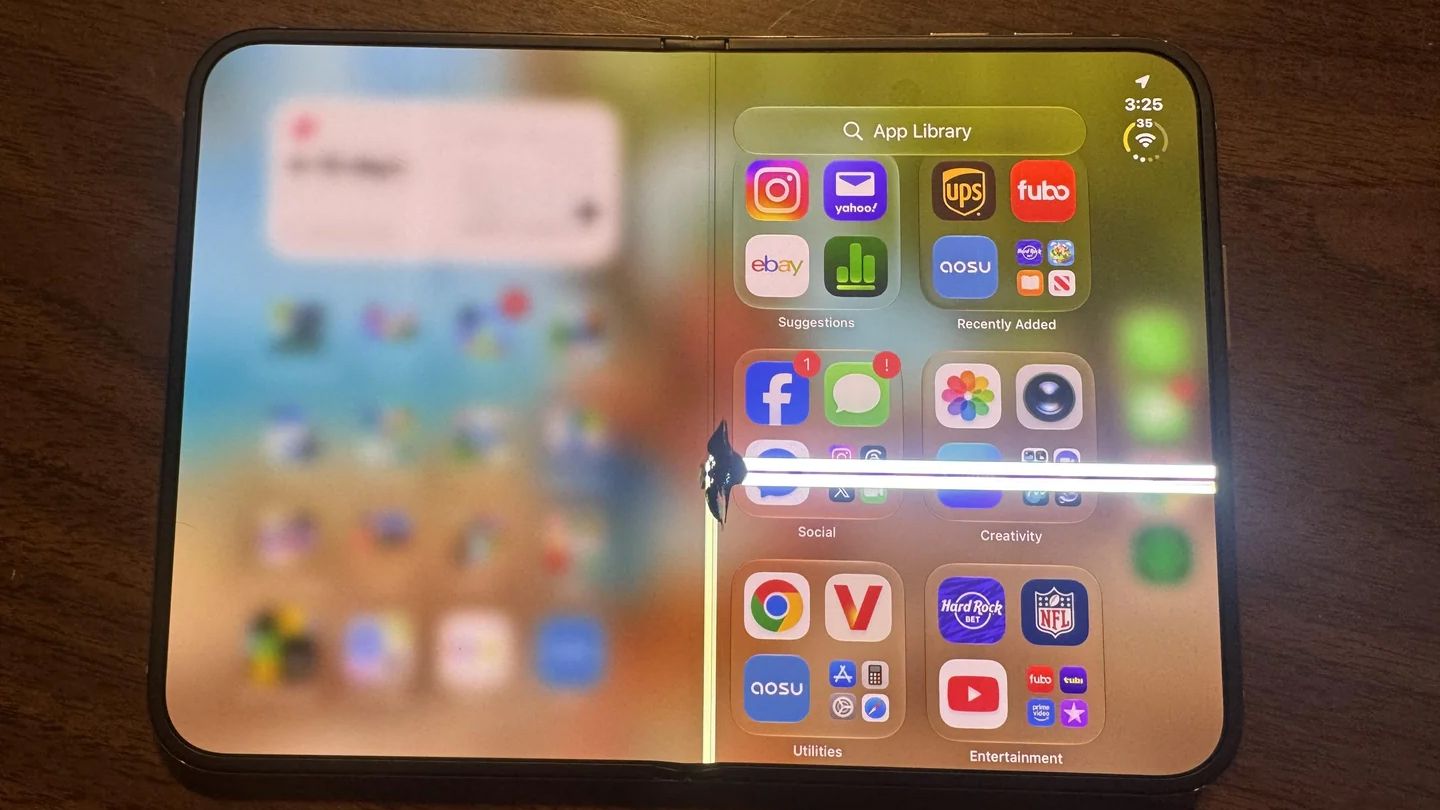Apple responds to iPhone Duo crackgate affecting a small number of units