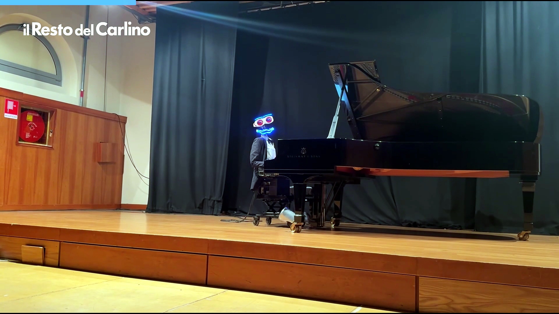 La sfida al pianoforte tra Prosseda e il robot TeoTronico: il video