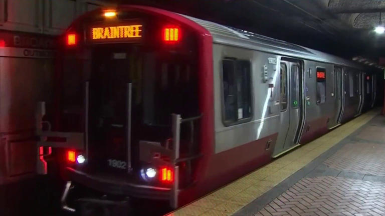 Man dies after falling onto MBTA Red Line tracks and being hit by train