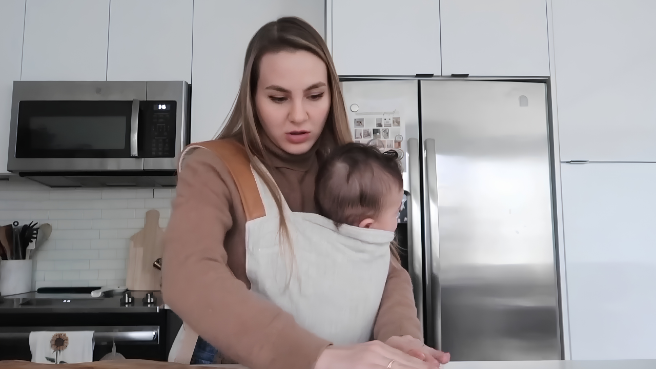 Work from home mom opens up about balancing kids and work