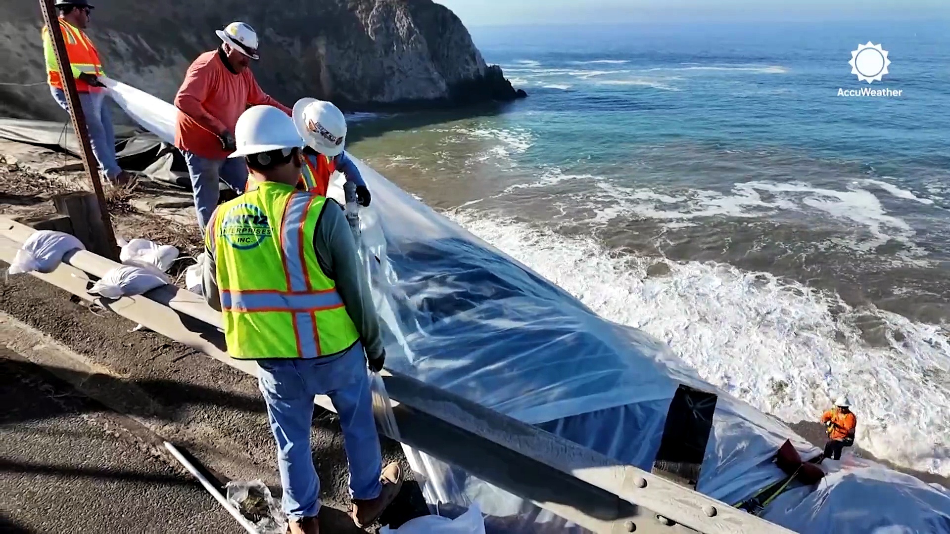 Nearly 400-foot crack raises concerns along Pacific Coast Highway