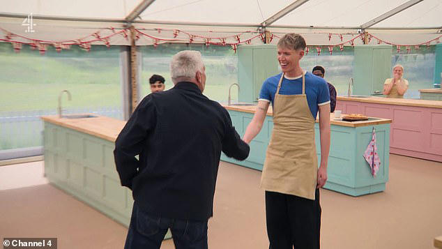 Bake Off fans go wild for iconic Chicken Run bake as Tom receives a ...