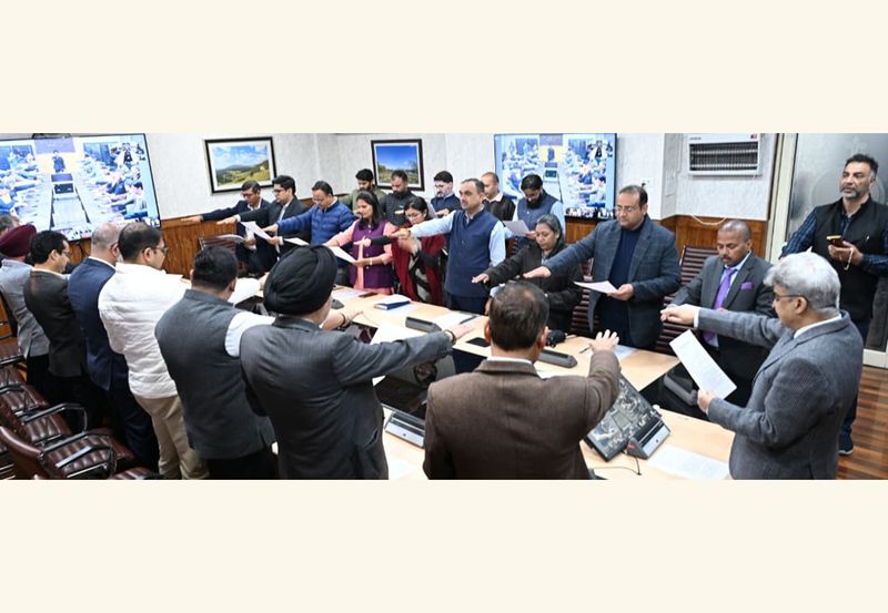 CS administers integrity pledge to officers