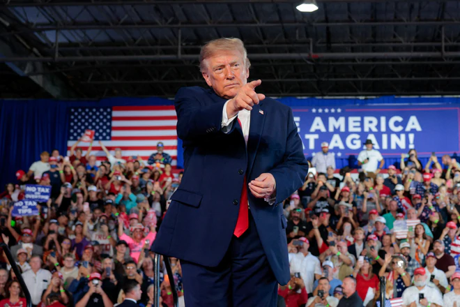 Tổng thống Mỹ Donald Trump phát biểu tại cuộc mít tinh vận động tranh cử giữa kỳ ở thành phố Corpus Christi, bang Texas, ngày 27-10 - Ảnh: AFP