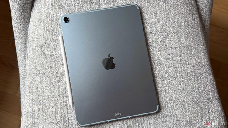OLED iPad mini vs. iPad Air: Just a $50 difference, but which is better?