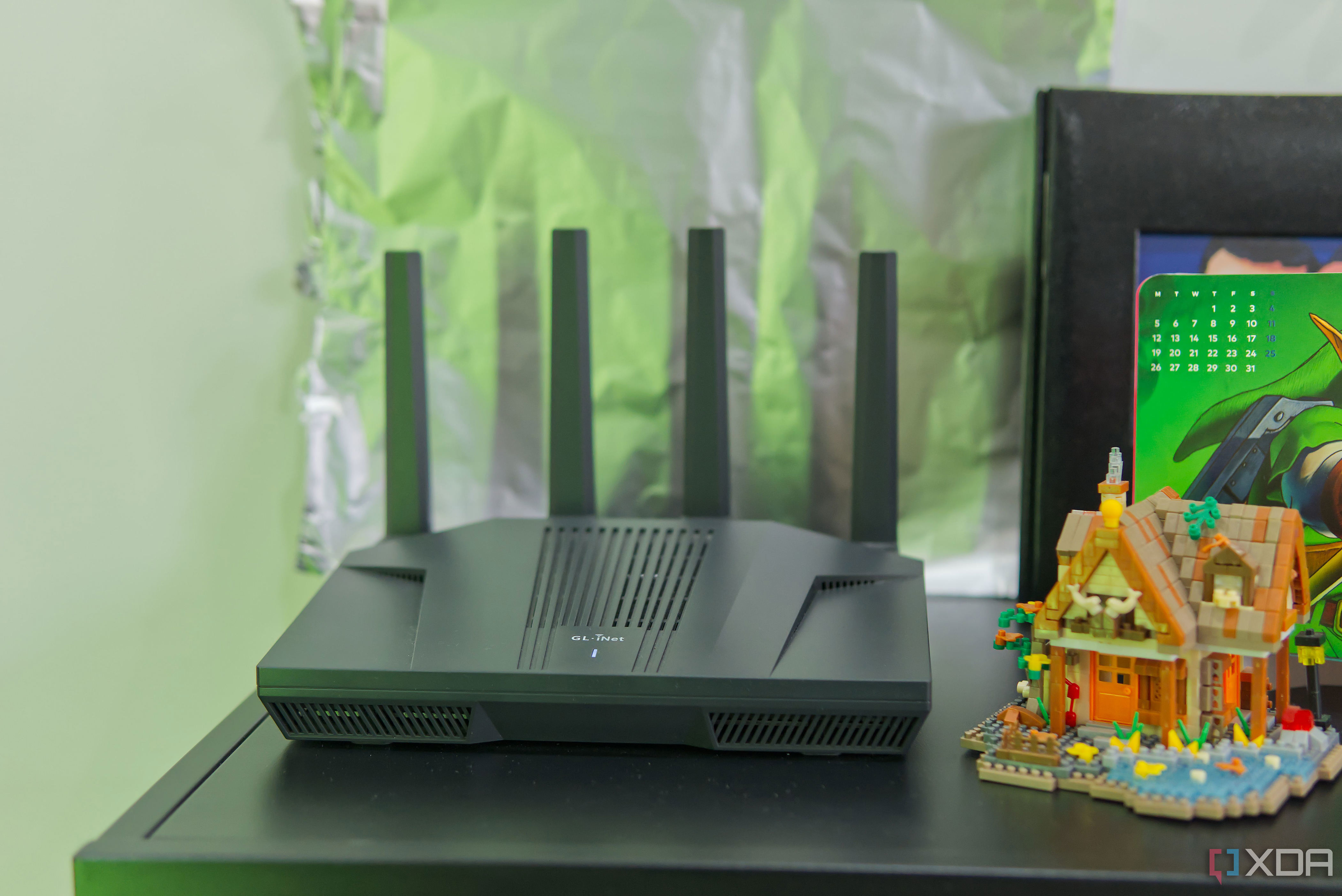 I put aluminum foil behind my Wi-Fi router to test a bizarre internet ...