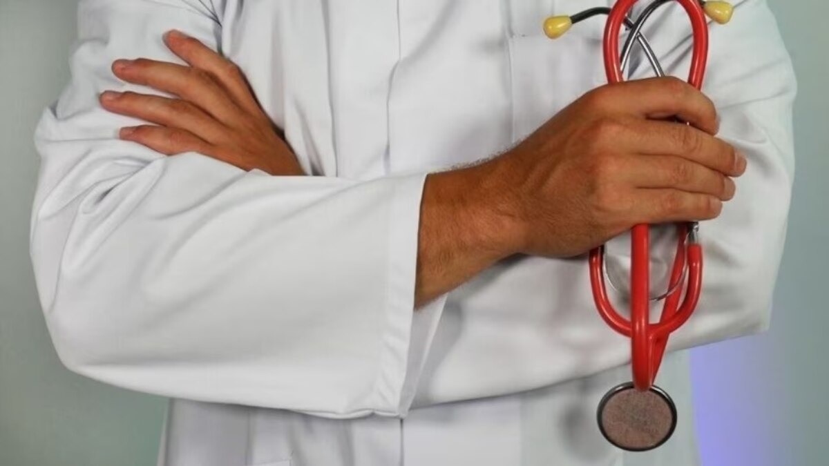 Diagnosed with early breast cancer? 4 questions to ask your oncologist