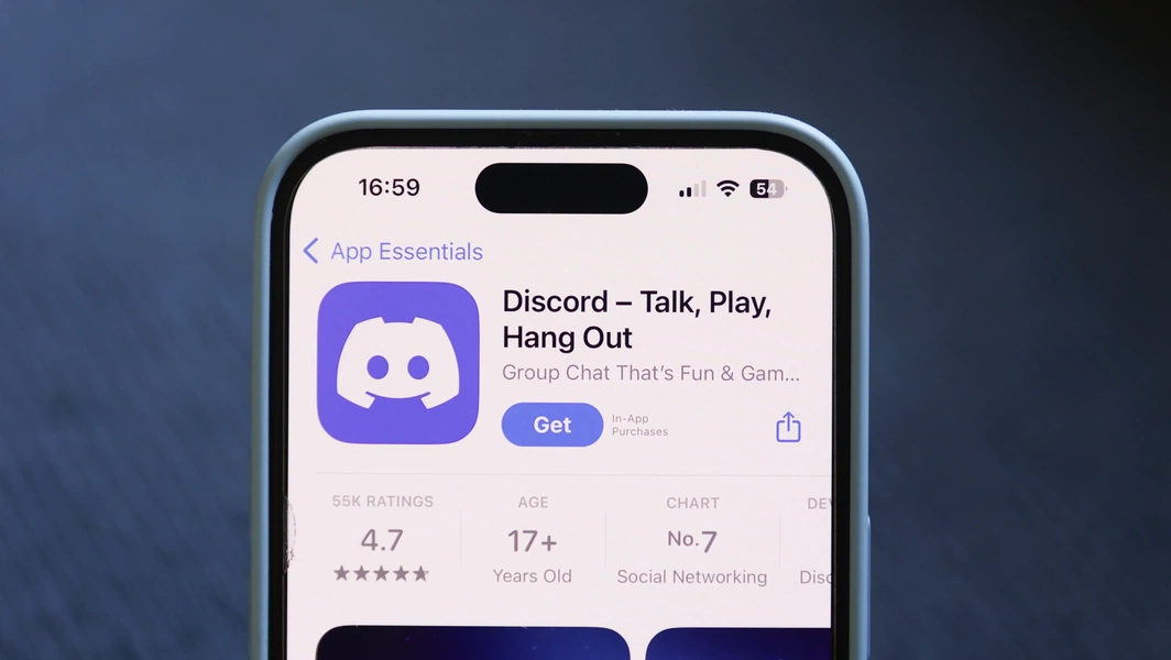 Discord to make public server chats searchable on web