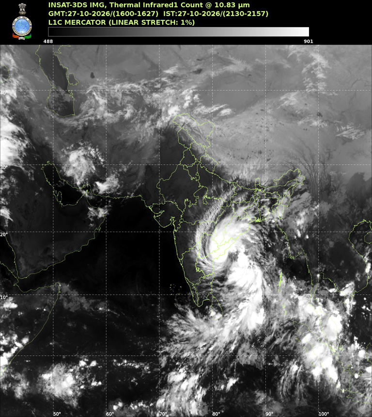 Cyclone Arnab's landfall process continues along Andhra coast